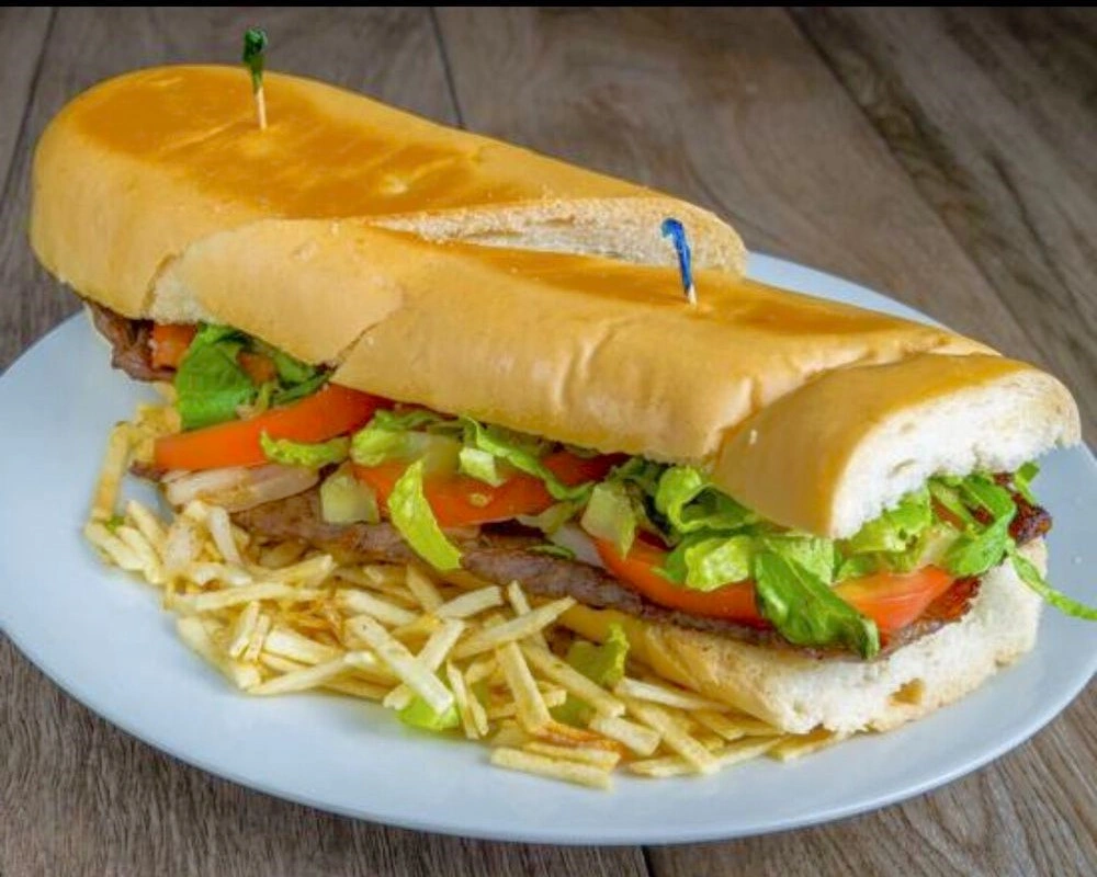 16_comidasmiami Pan con Bistec y papas fritas