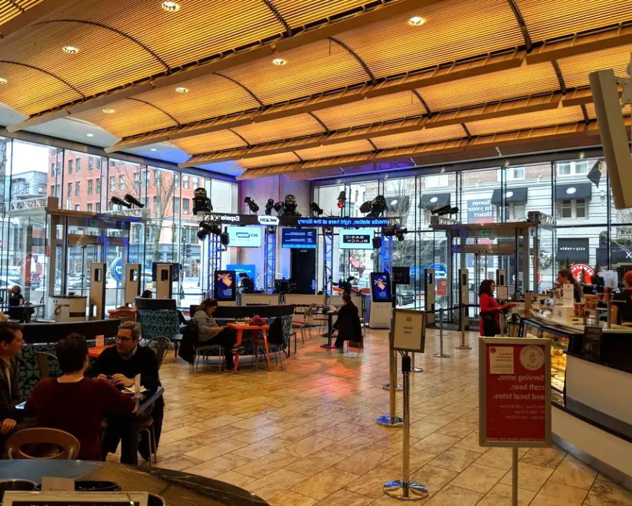 19_comerenbos Interior NewsFeed Cafe en Boston
