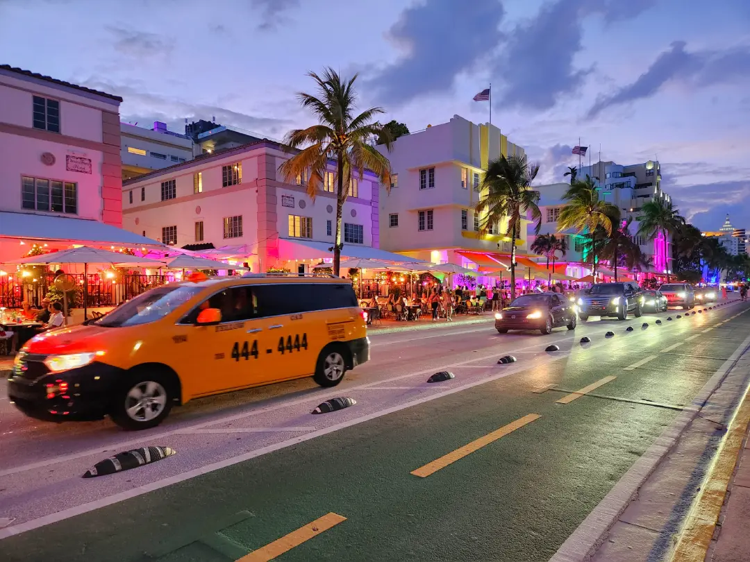 1_miami1dia Atardecer en Ocean Drvie, Miami Beach