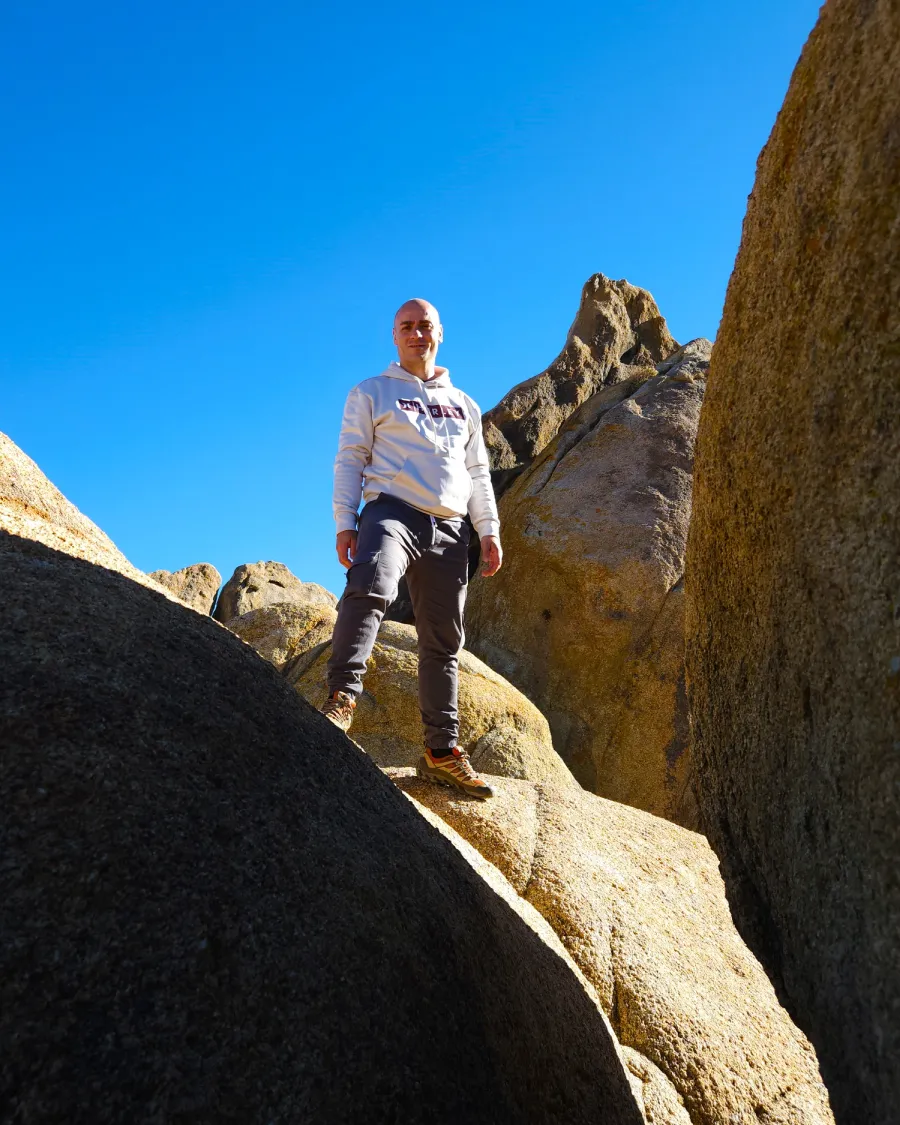 2.1_montaña_seguros Oli en Alabama Hills, California