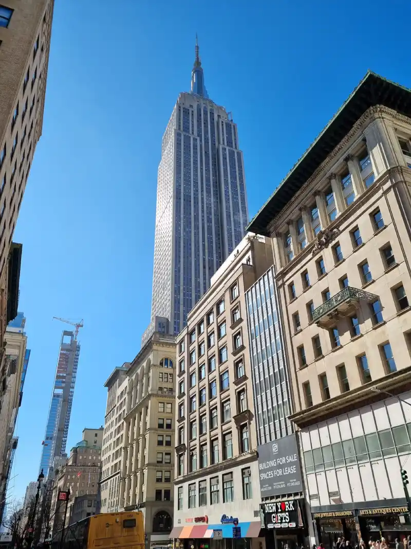 20250221_122842 Empire State Building desde el exterior