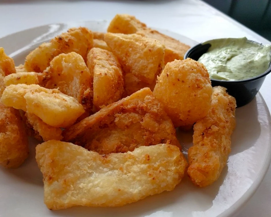 24_comidasmiami Yuca Frita con salsa tártara.
