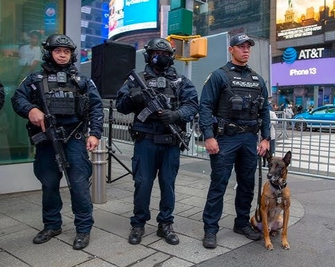 5_anonuevonewyork Policías armados en Nueva York