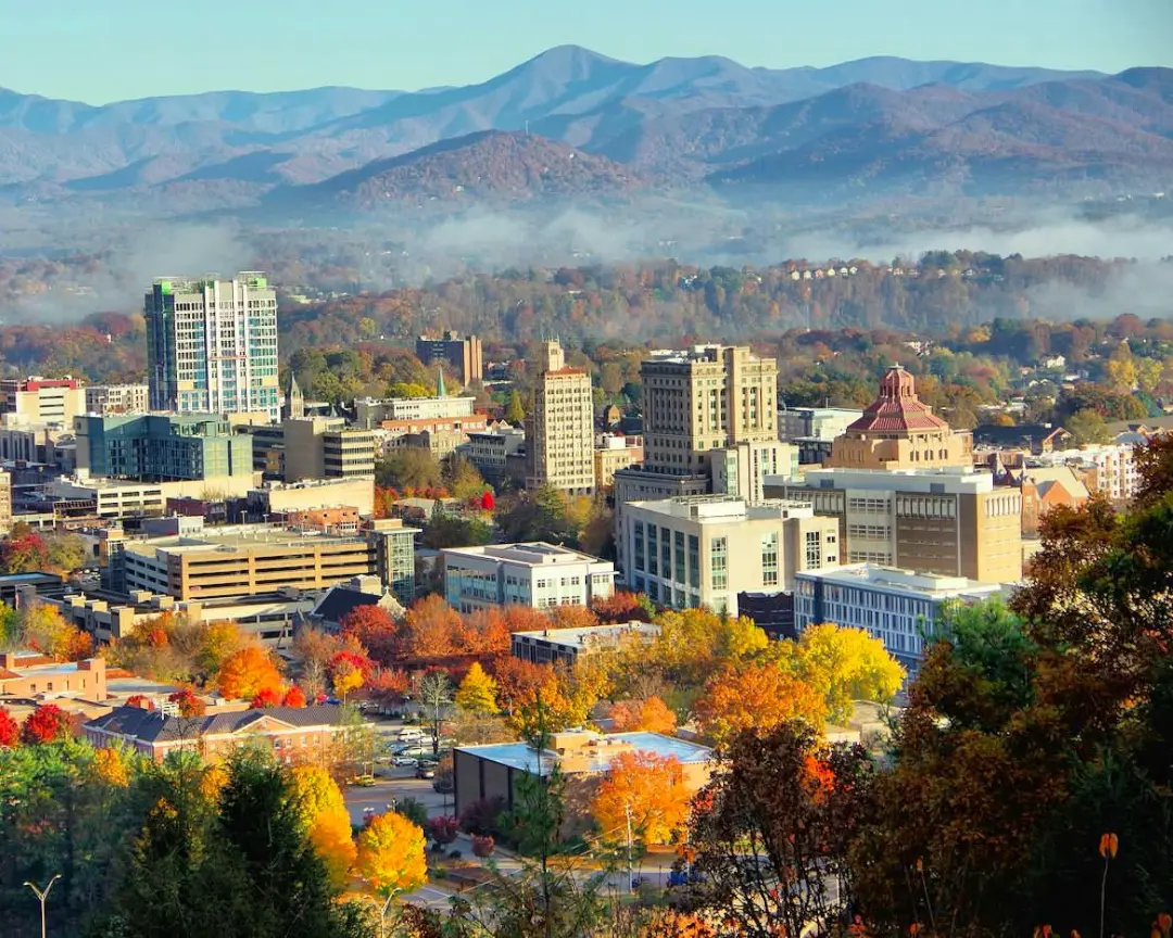6_13dest Horizonte de Asheville, North Carolina