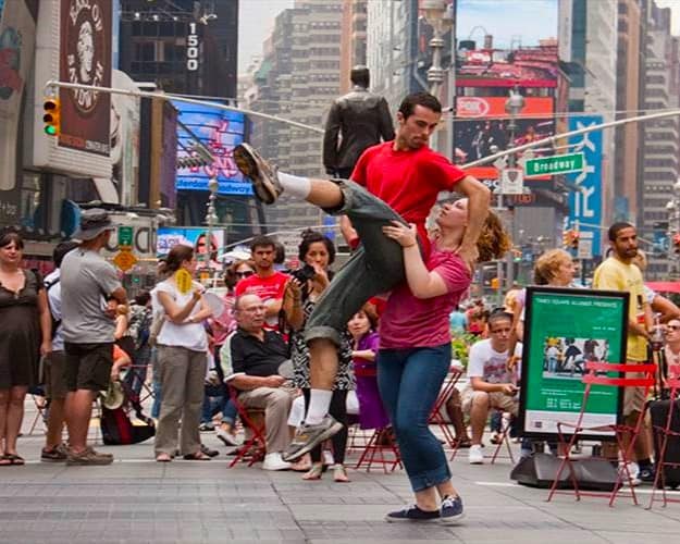 Performance de baile en Times Square Nueva York