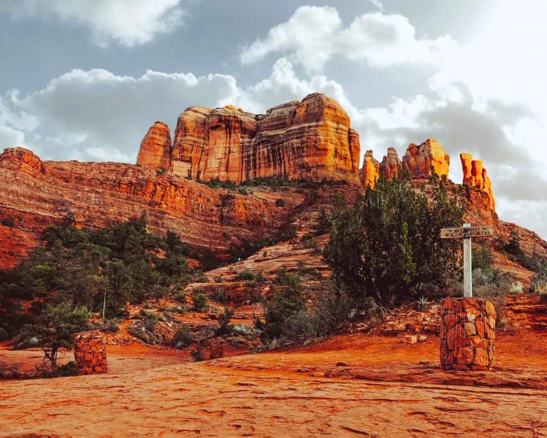 7_13dest Típico paisaje de las Montañas de Sedona, Arizona