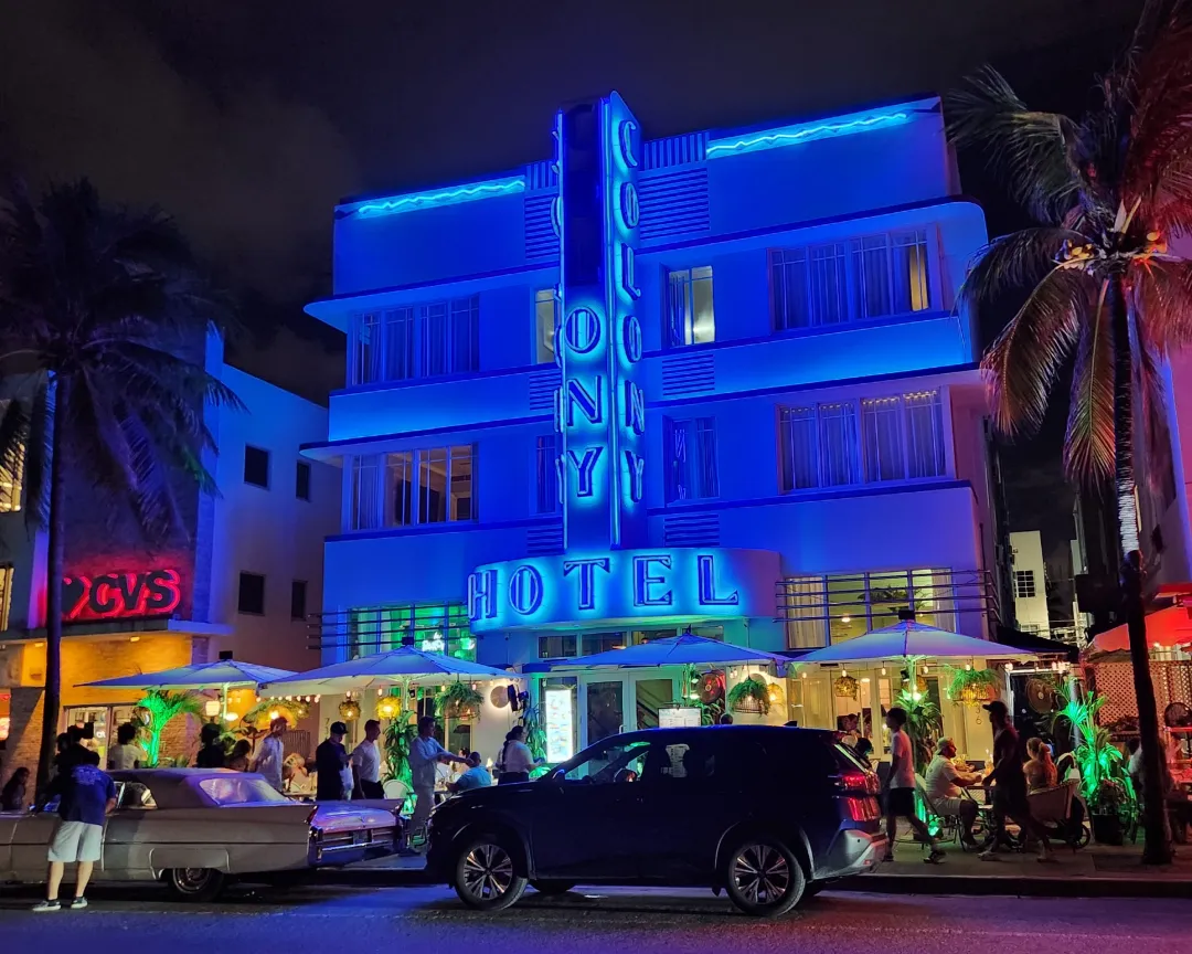 7_miami1dia Fachada del Colony Hotel Ocean Drive, Miami Beach