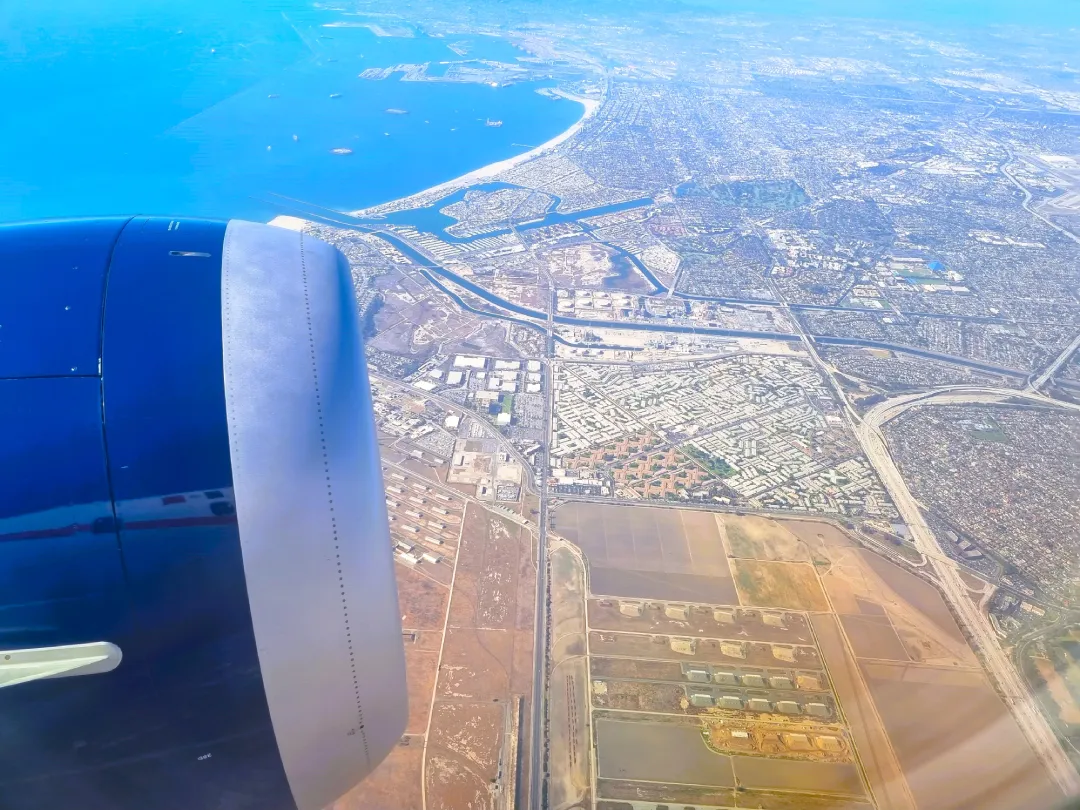 8_avion_seguroz Vista aerea del sur de California