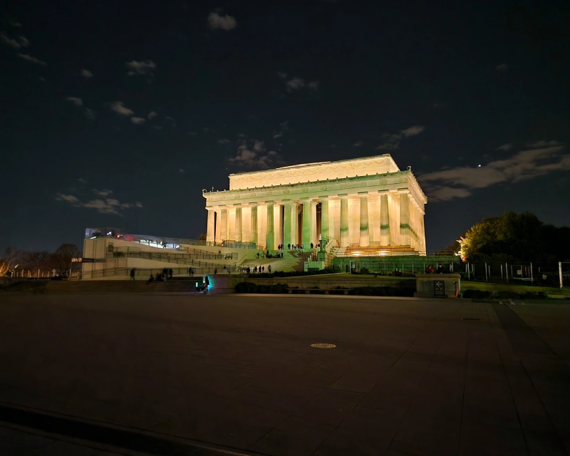 8_washington Lincoln Memorial en el National Mall por la noche iluminado