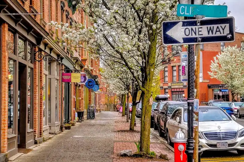 _pueblo_ny_beacon Calle principal de Beacon New York uno de los mejores pueblos cerca de Nueva York para visitar