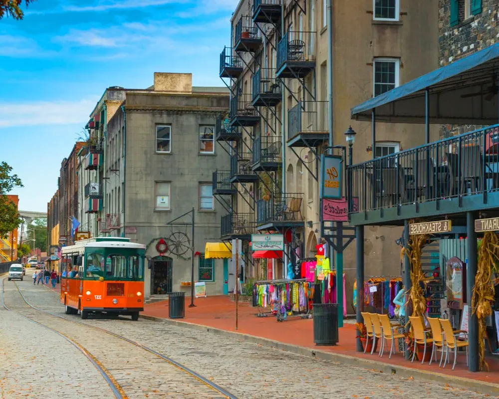 s_15dest La histórica y pintoresca ciudad de Savannah, Georgia.